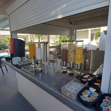Ambience 4*